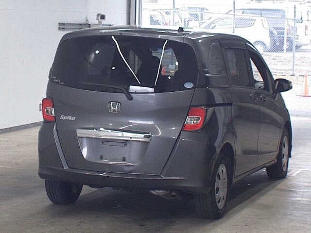 HONDA FREED SPIKE