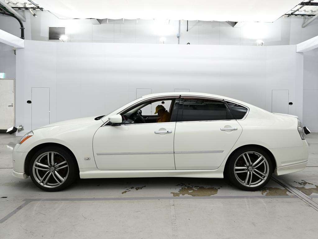 NISSAN FUGA