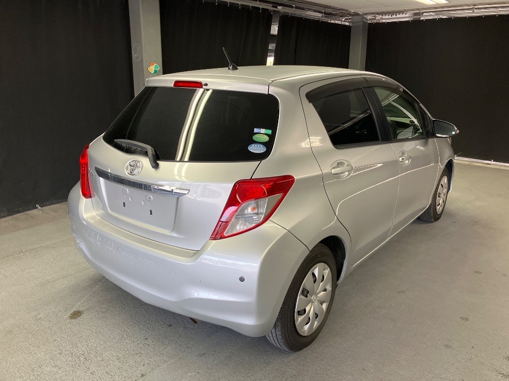 TOYOTA VITZ