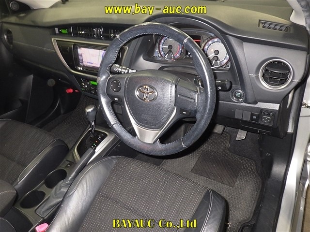TOYOTA AURIS
