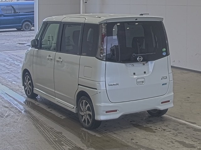 NISSAN ROOX