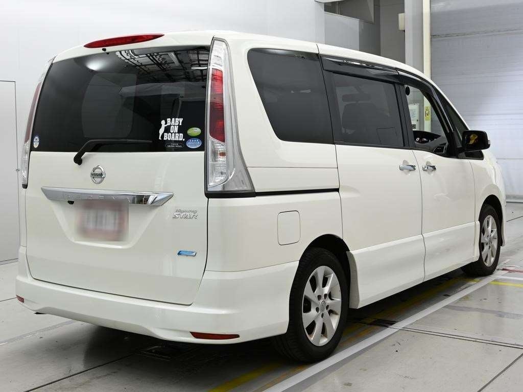 NISSAN SERENA