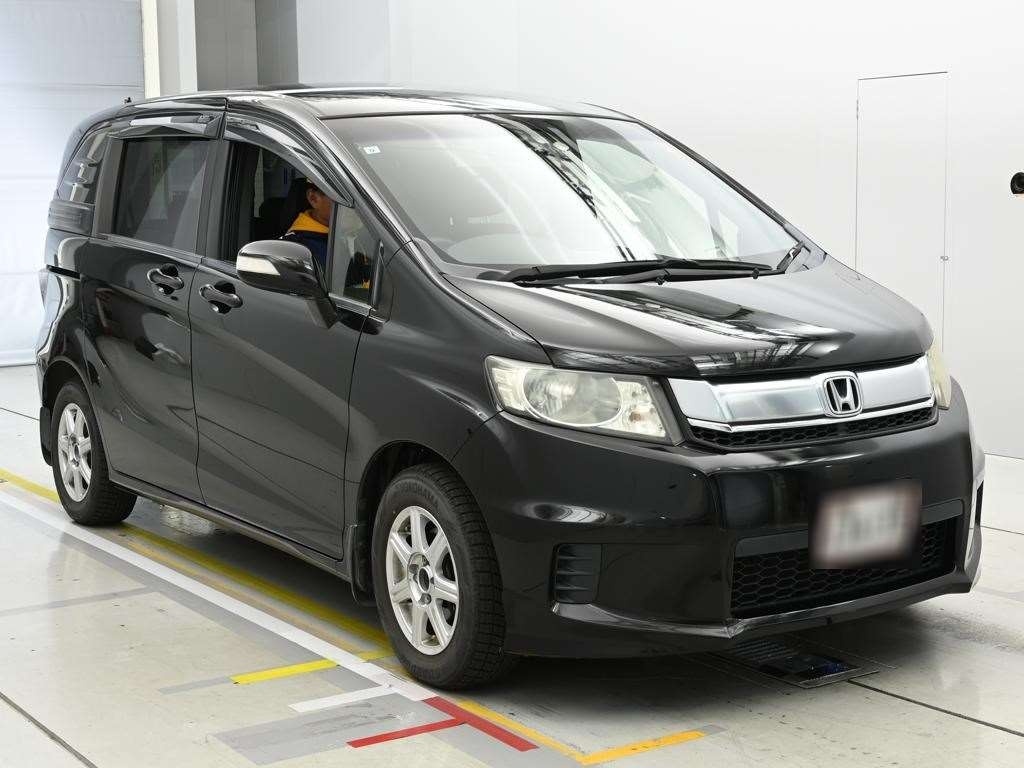 HONDA FREED SPIKE