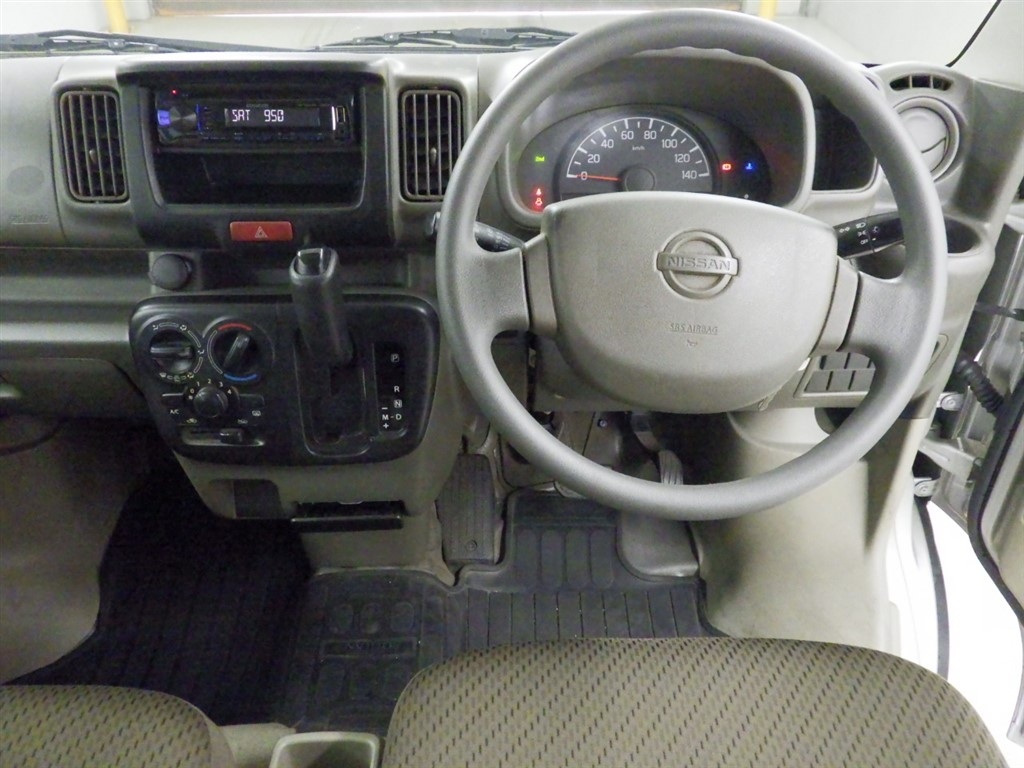 NISSAN NV100 CLIPPER