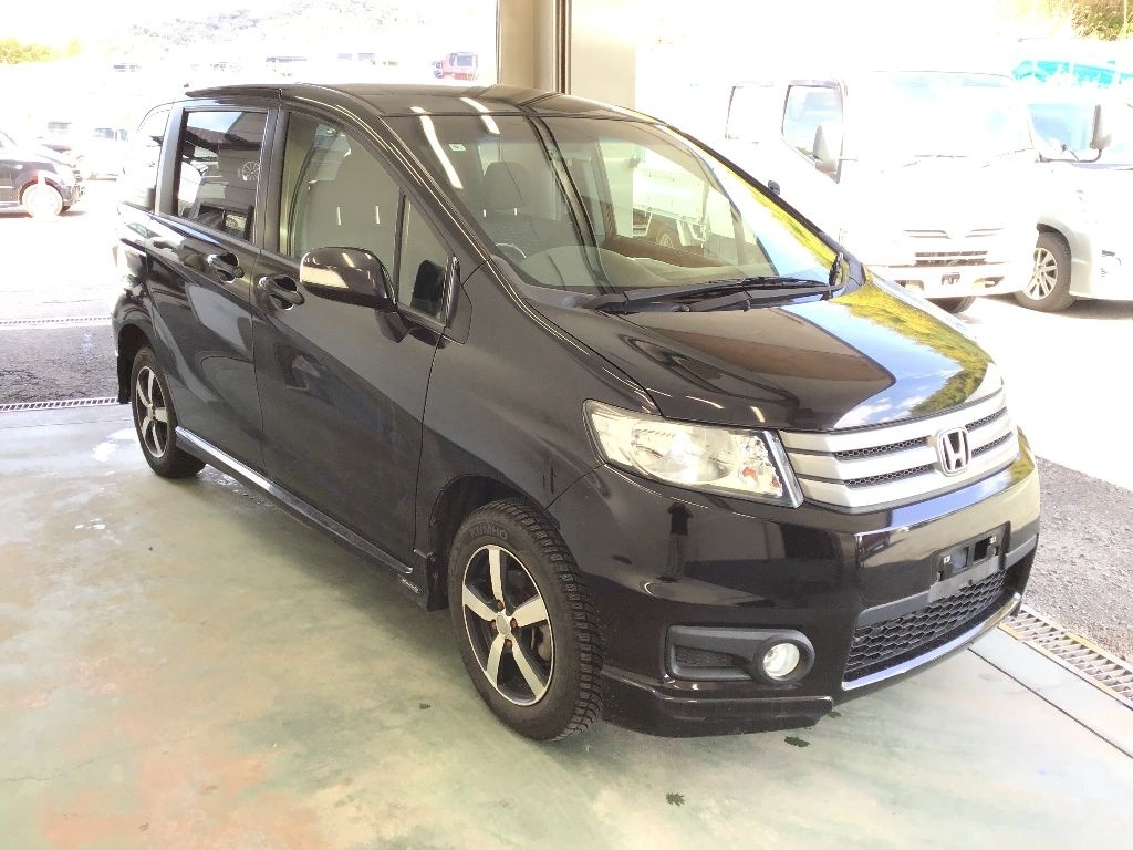 HONDA FREED SPIKE