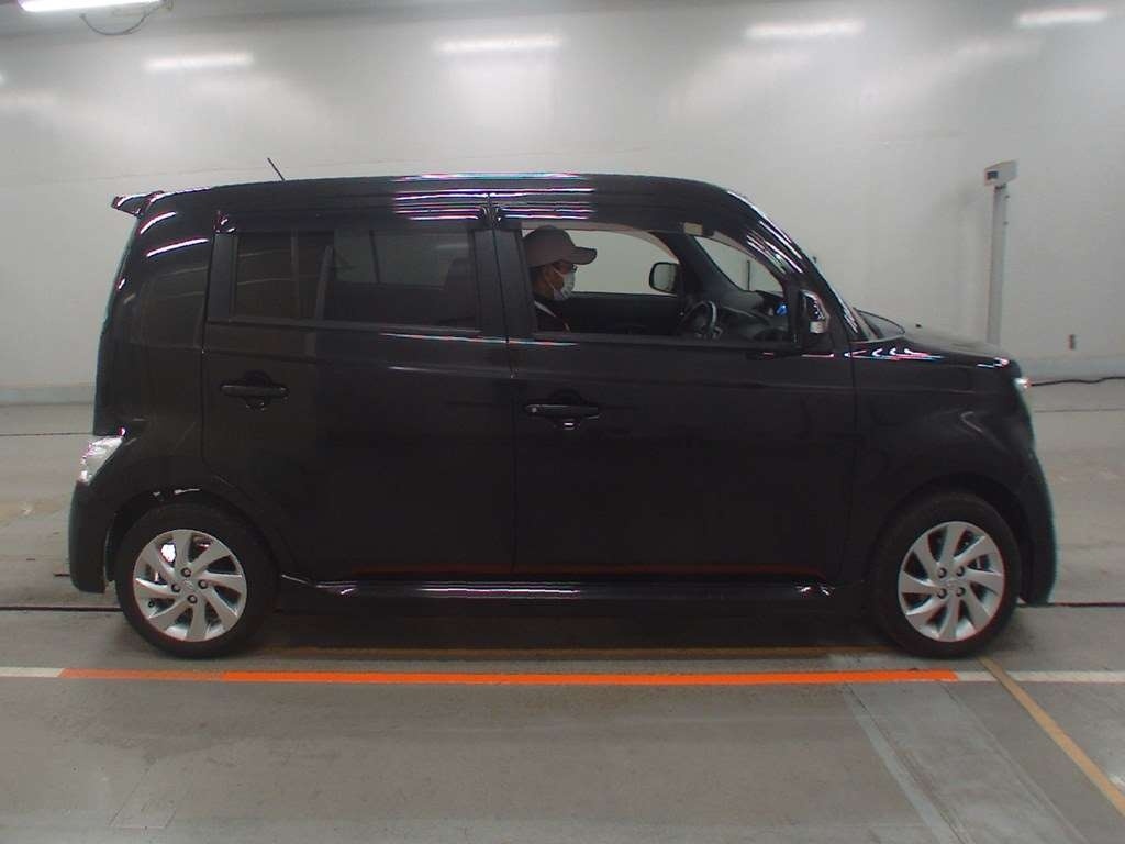 TOYOTA BB