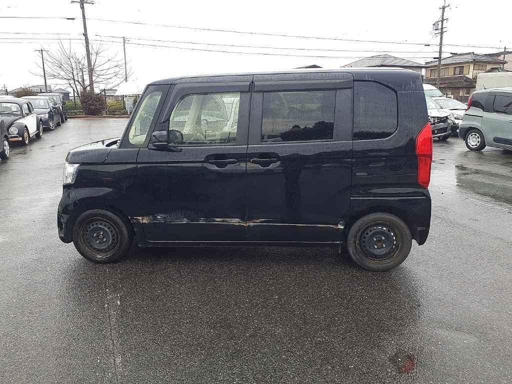 HONDA N-BOX