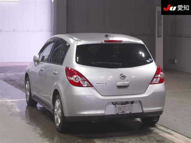 NISSAN TIIDA