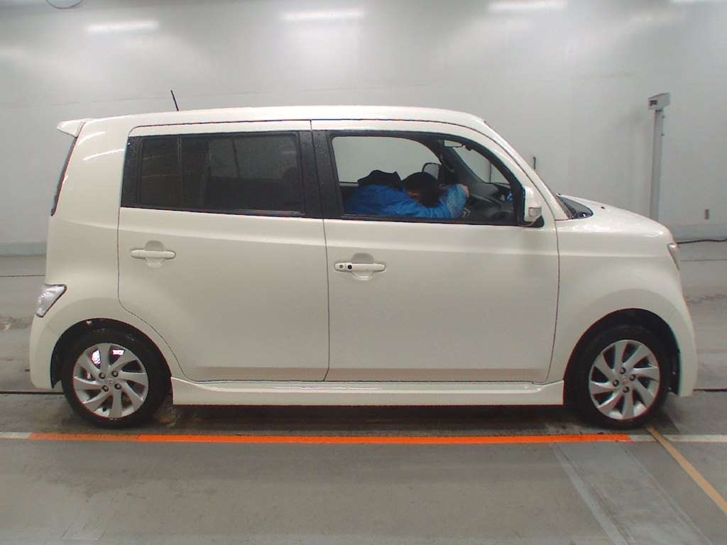 TOYOTA BB