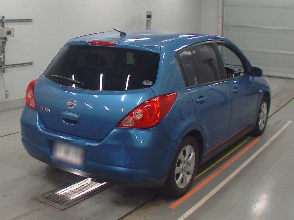 NISSAN TIIDA
