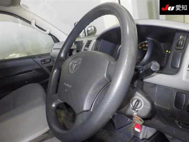TOYOTA REGIUS ACE