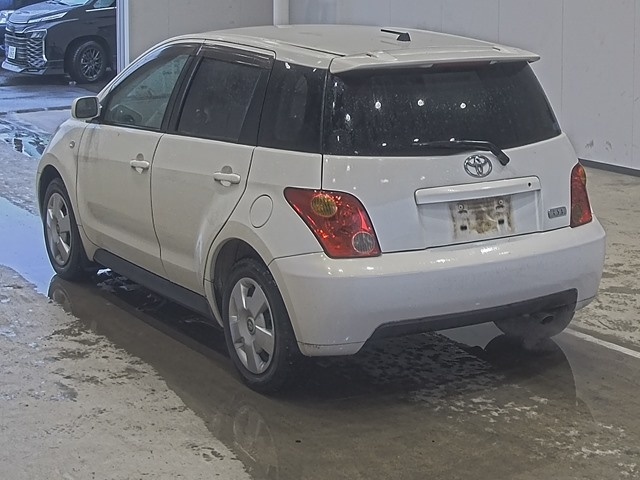 TOYOTA IST