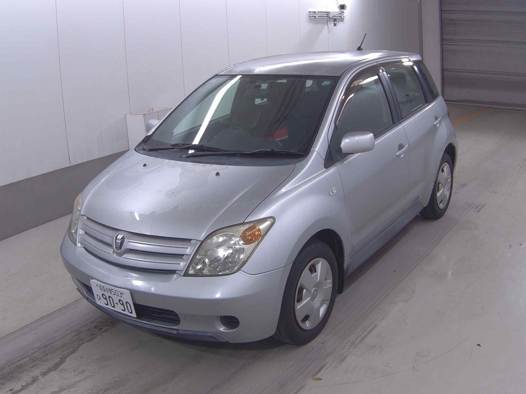 TOYOTA IST