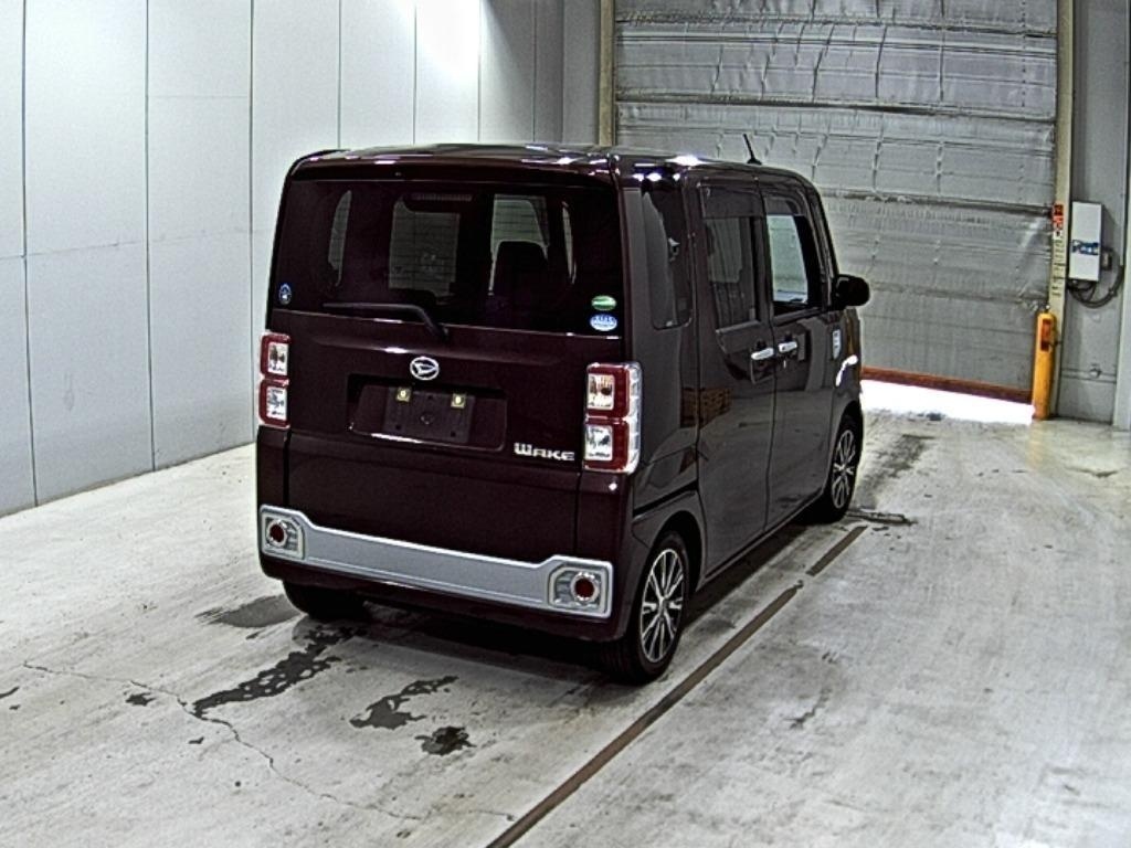 DAIHATSU WAKE