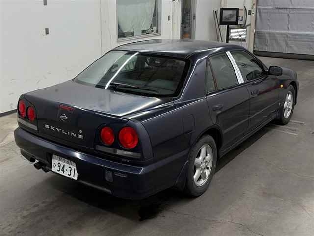 NISSAN SKYLINE