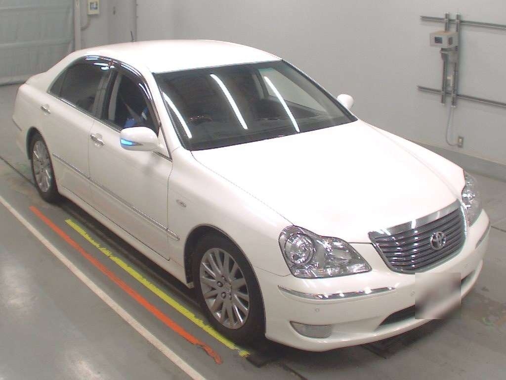 TOYOTA CROWN MAJESTA