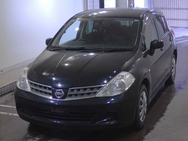 NISSAN TIIDA