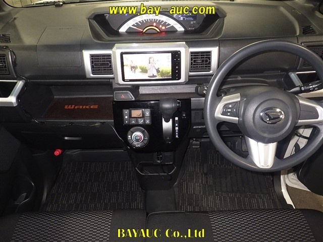 DAIHATSU WAKE
