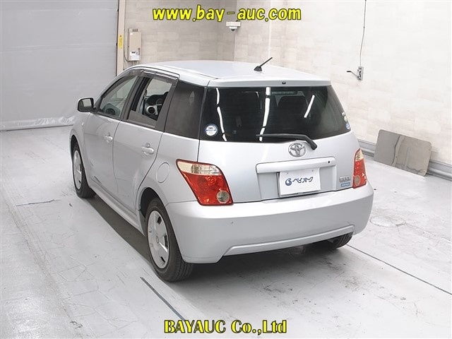 TOYOTA IST