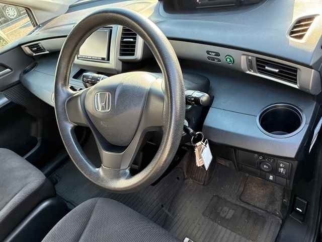 HONDA FREED SPIKE