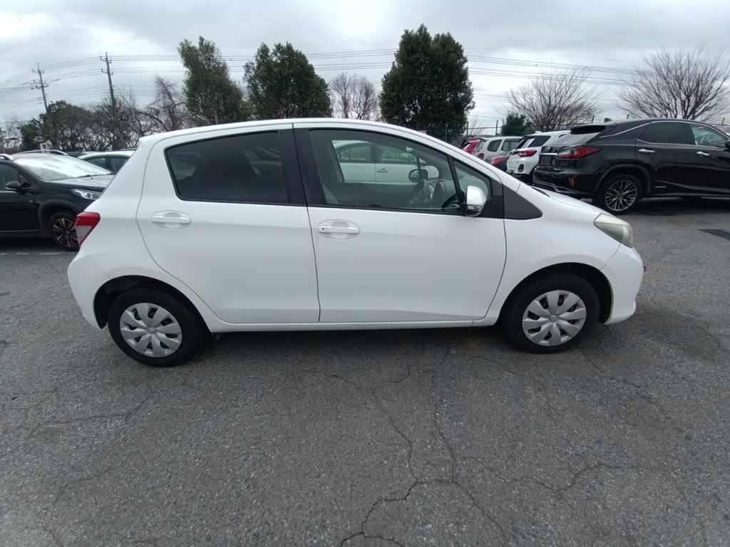 TOYOTA VITZ