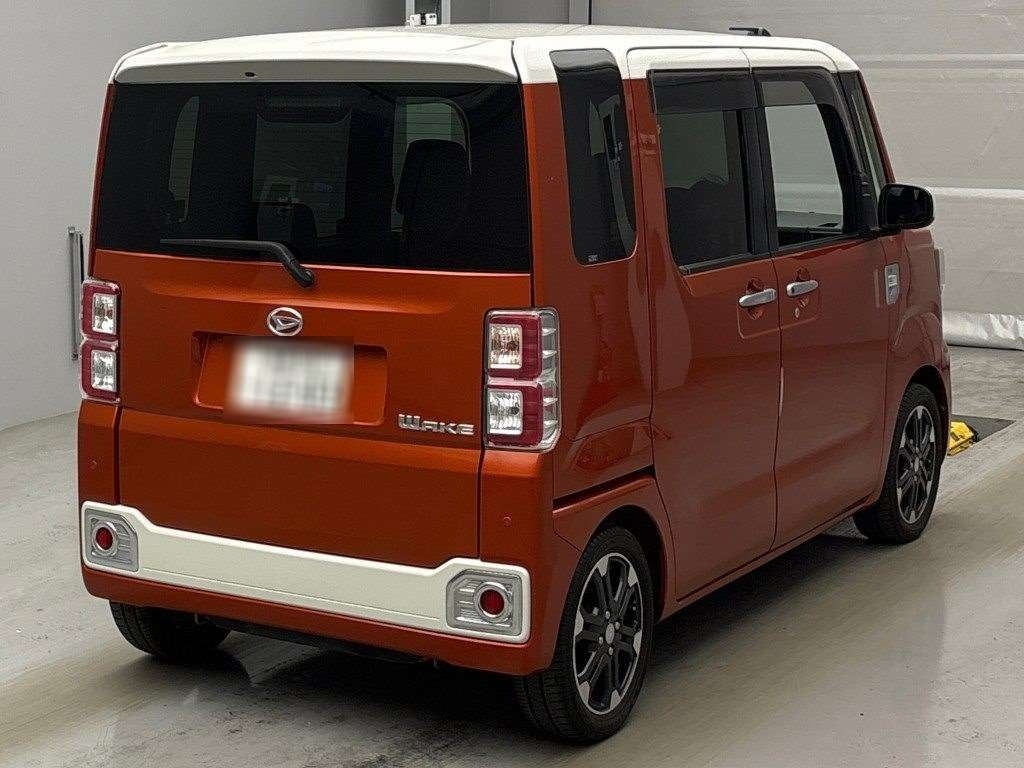 DAIHATSU WAKE