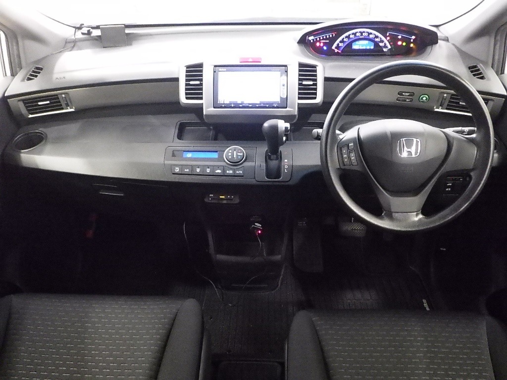 HONDA FREED SPIKE