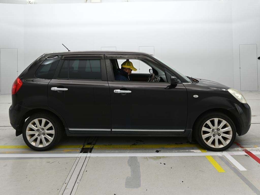 MAZDA VERISA