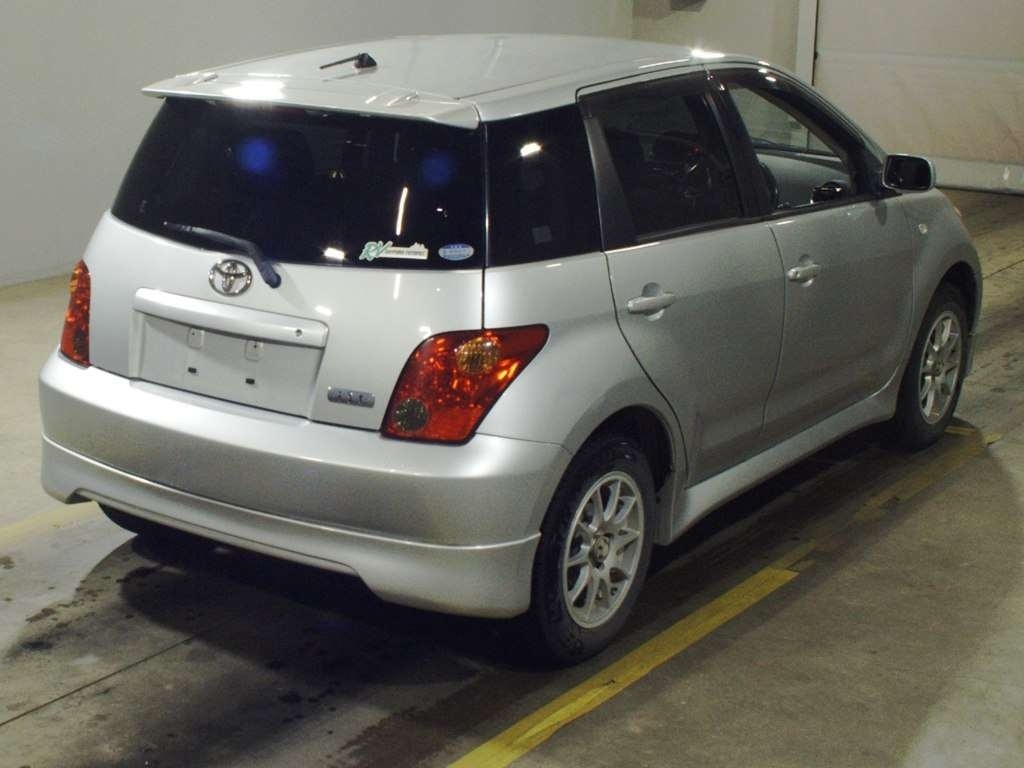 TOYOTA IST