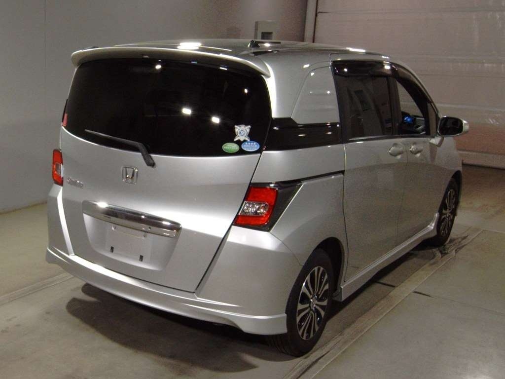 HONDA FREED SPIKE