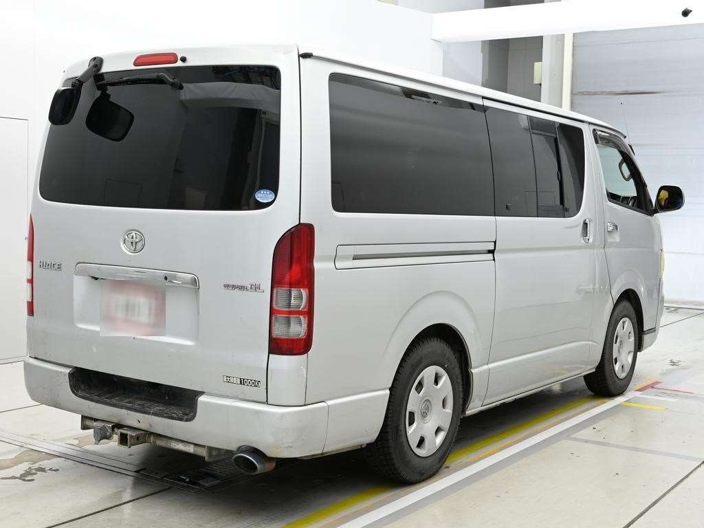 TOYOTA REGIUS ACE