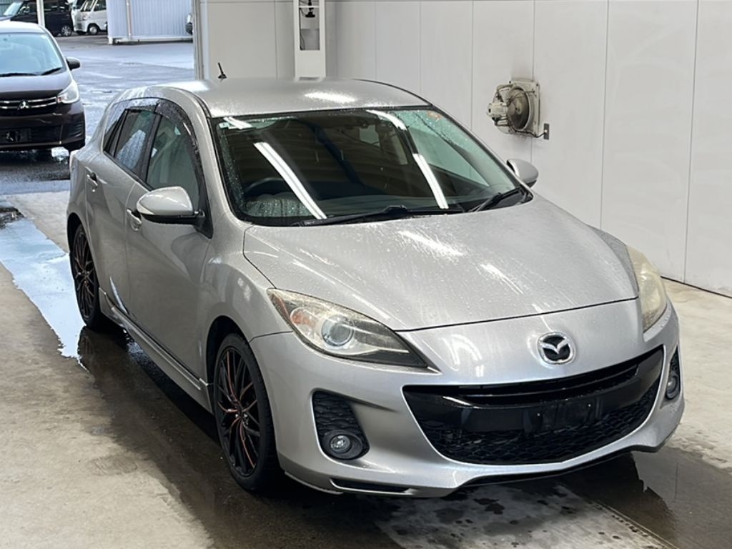MAZDA AXELA