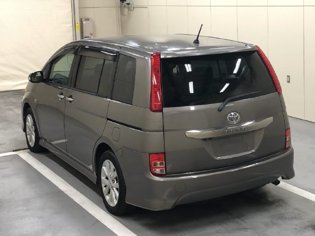 TOYOTA ISIS
