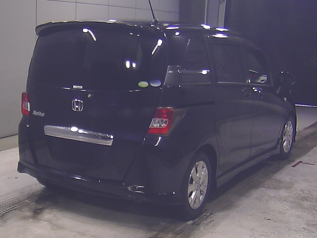 HONDA FREED SPIKE