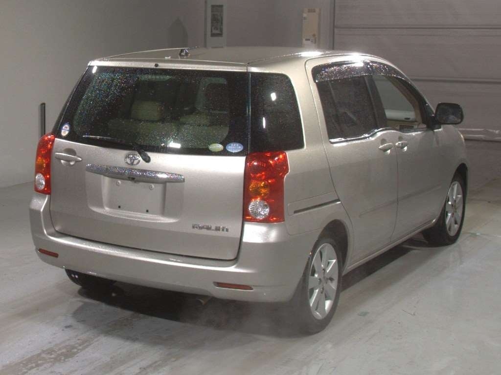 TOYOTA RAUM