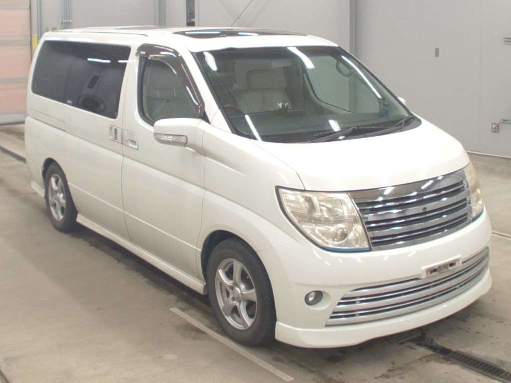 NISSAN ELGRAND