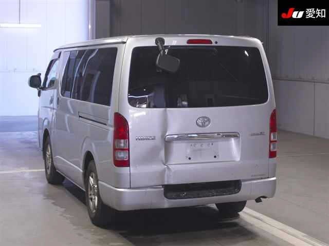 TOYOTA REGIUS ACE