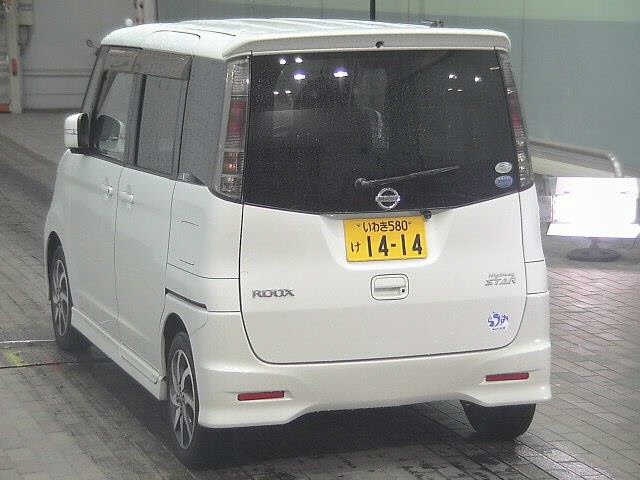 NISSAN ROOX