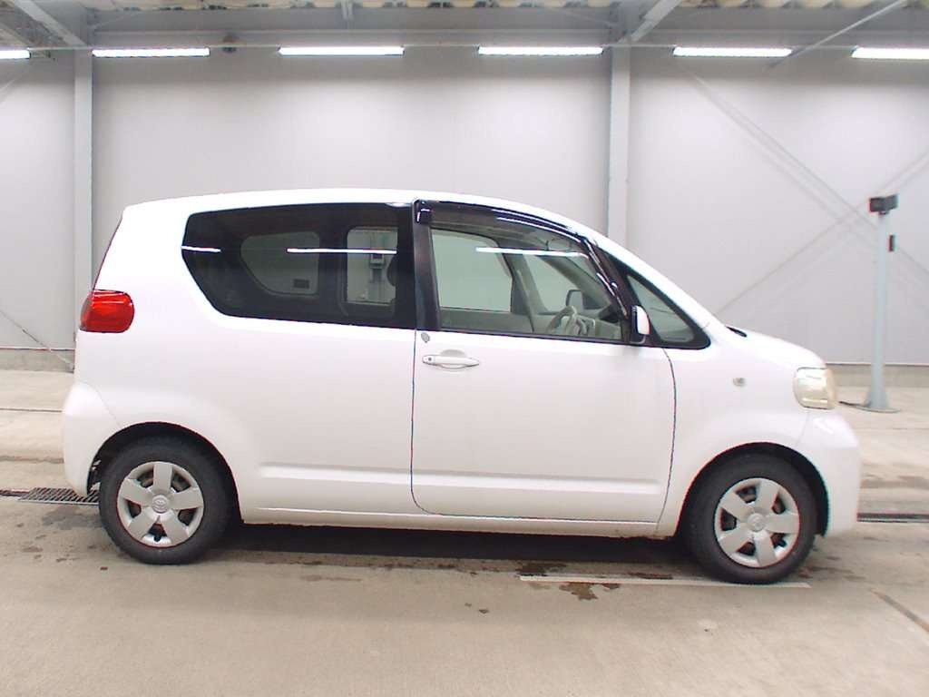 TOYOTA PORTE