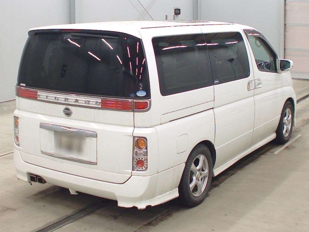 NISSAN ELGRAND