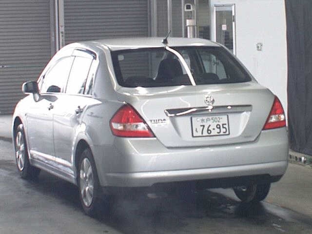 NISSAN TIIDA LATIO