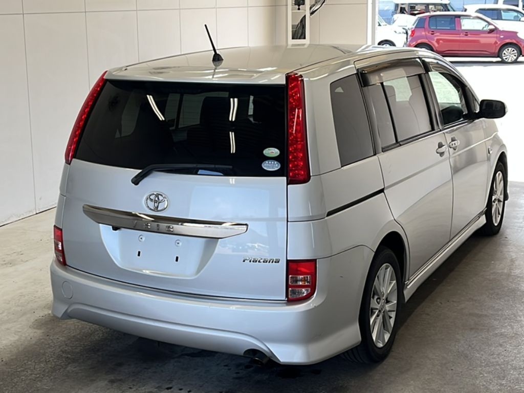 TOYOTA ISIS