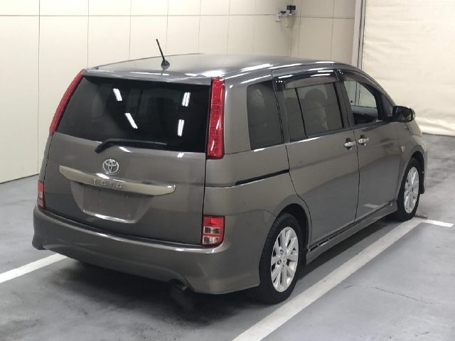 TOYOTA ISIS