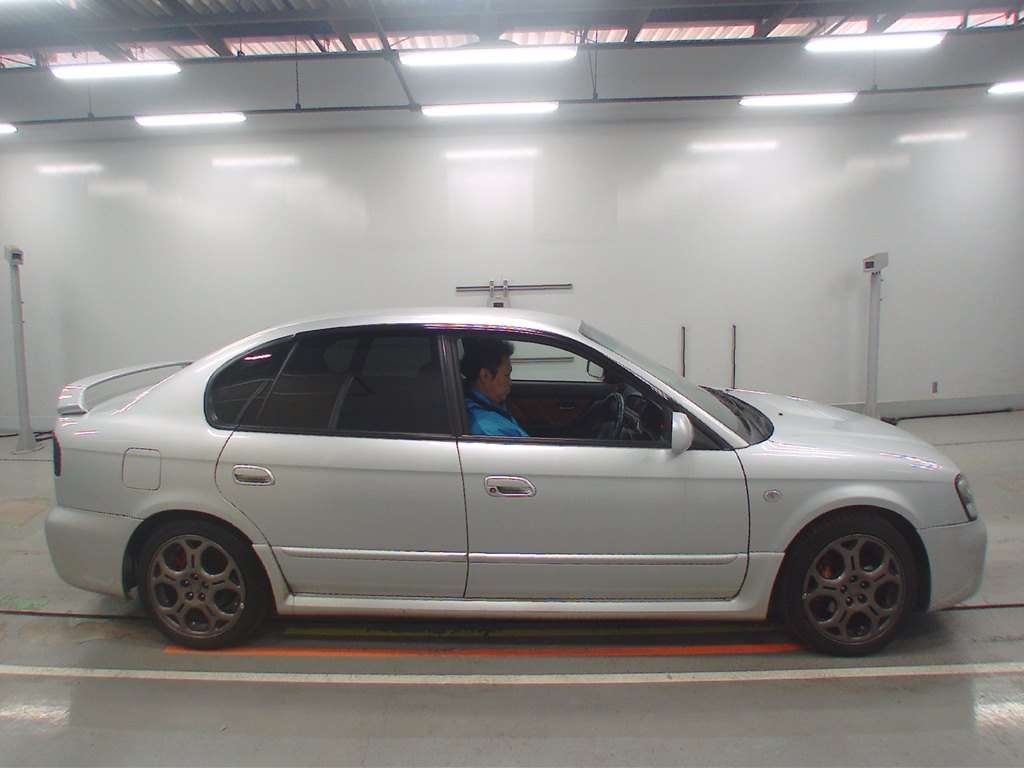 SUBARU LEGACY B4