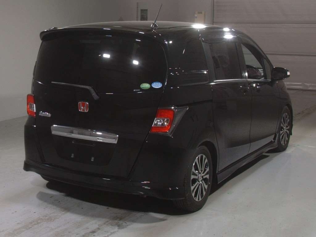 HONDA FREED SPIKE