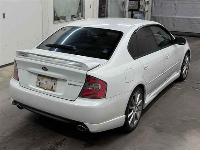 SUBARU LEGACY B4