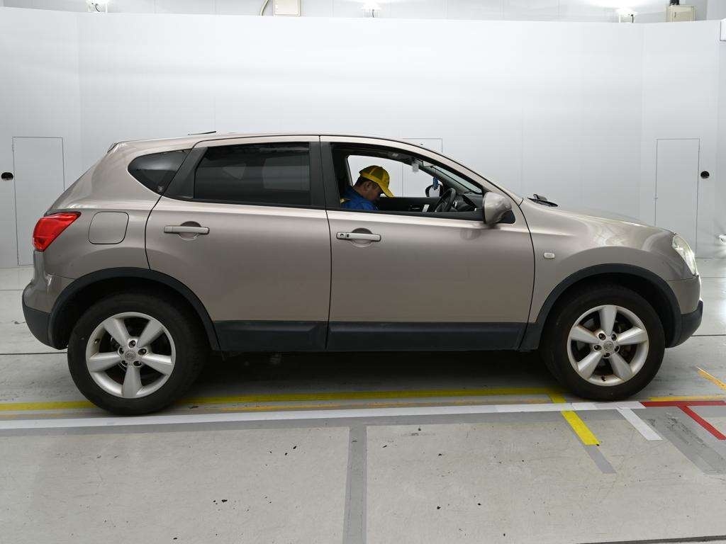 NISSAN DUALIS