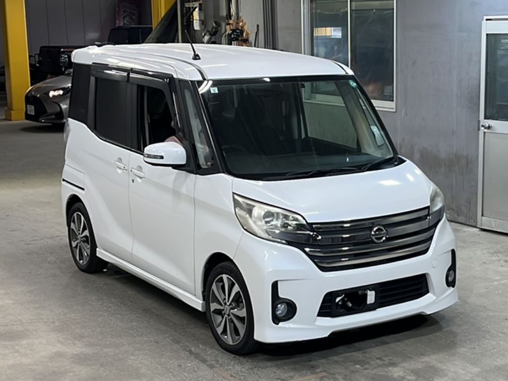 NISSAN DAYZ ROOX