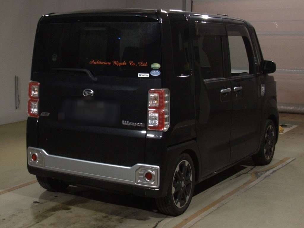 DAIHATSU WAKE