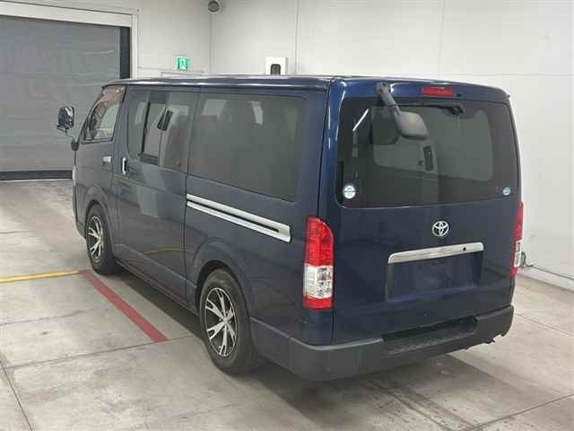 TOYOTA REGIUS ACE